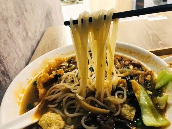 老雜。眸 LAO ZA MO 螺螄粉