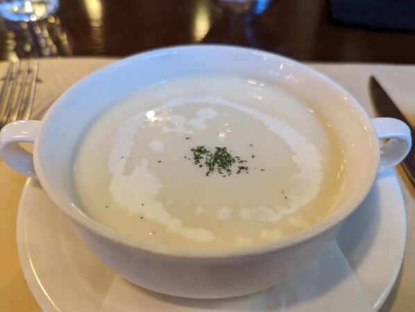 PXL 20221109 043022327